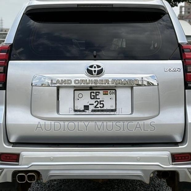 Toyota Land Cruiser Prado 2018 Silver