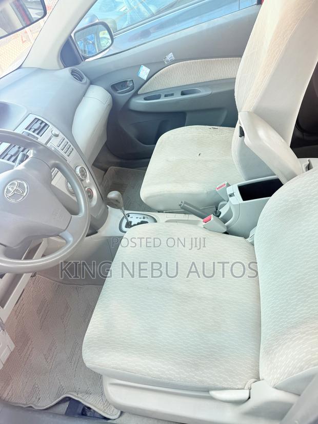 Toyota Belta 2012 Red