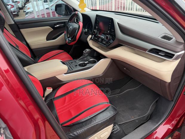 Toyota Highlander XLE 2021 Red