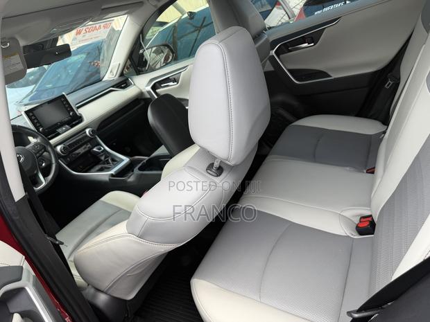Toyota RAV4 Limited FWD 2020 Red