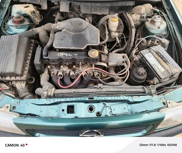 Opel Astra 1.6 Caravan 2004 Green