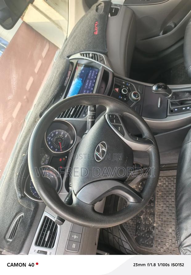 Hyundai Elantra SE Sedan FWD (1.8L 4cyl 6A) 2016 Blue