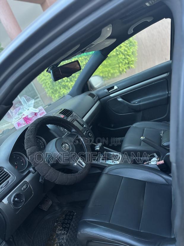 Volkswagen Jetta SportWagen S 2010 Gray