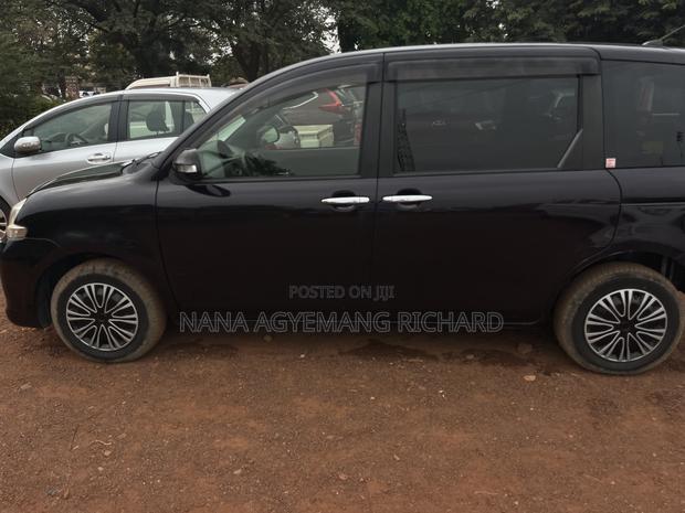 Toyota Sienta 1.5 FWD 2014 Burgundy