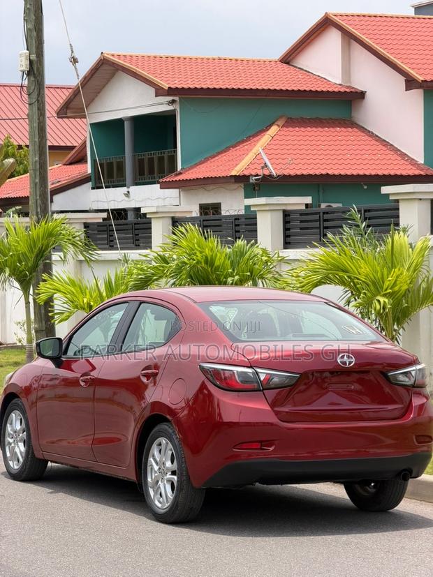 Toyota Yaris iA 1.5 FWD 2016 Red