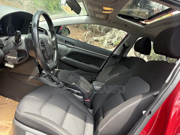 Hyundai Elantra 2017 Red