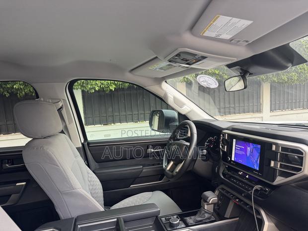 Toyota Tundra SR5 CrewMax 6.5' Bed 2024 White