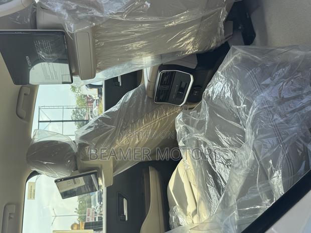 Toyota Land Cruiser LC300 2023 Black