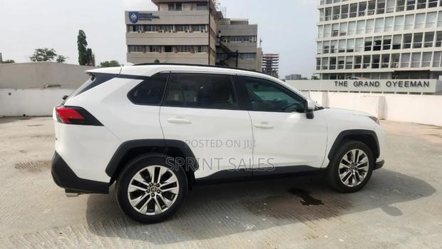 Toyota RAV4 XLE AWD 2019 Black