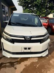 Toyota Voxy 2015 White for sale