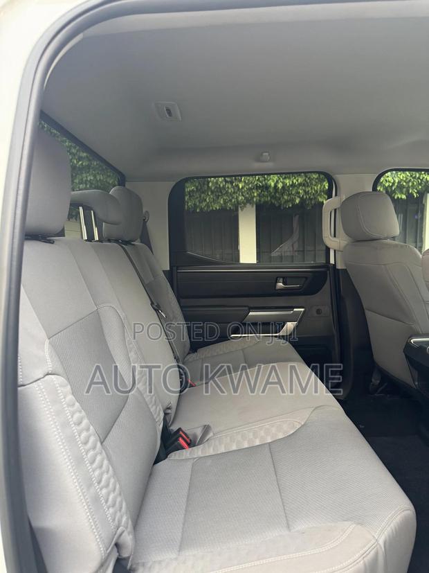 Toyota Tundra SR5 CrewMax 6.5' Bed 2024 White