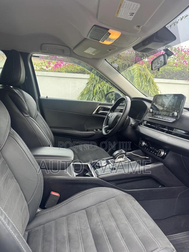 Mitsubishi Outlander SE 2022 Black