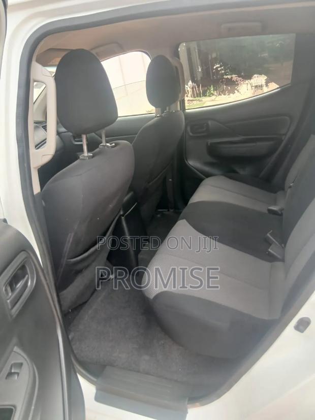 Mitsubishi L200 2023 White