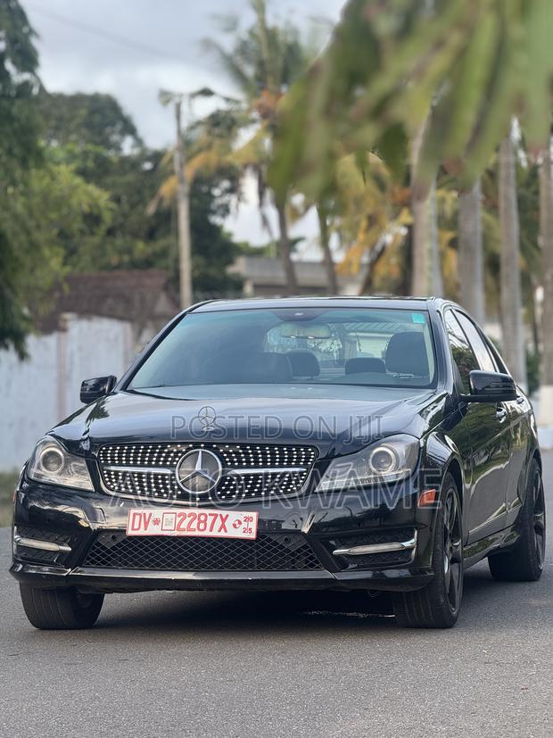 Mercedes-Benz C300 Luxury 4Matic Sedan AWD (3.0L 6cyl 7A) 2012 Black