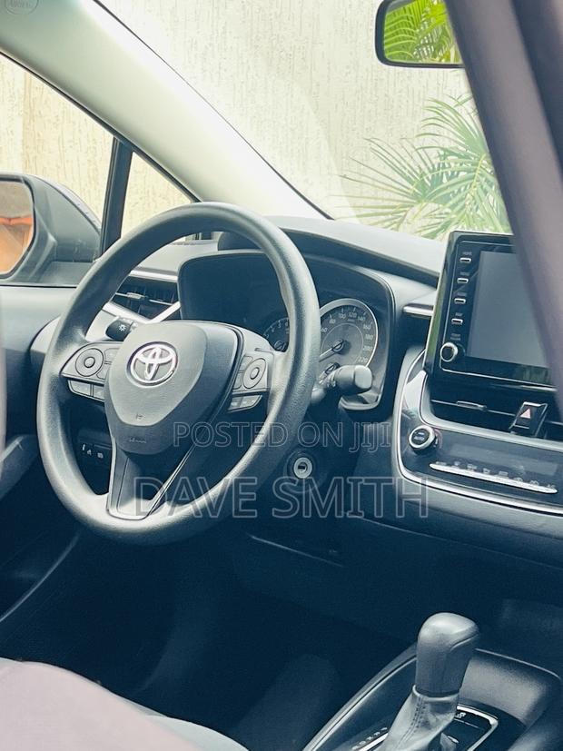 Toyota Corolla LE 2020 Blue