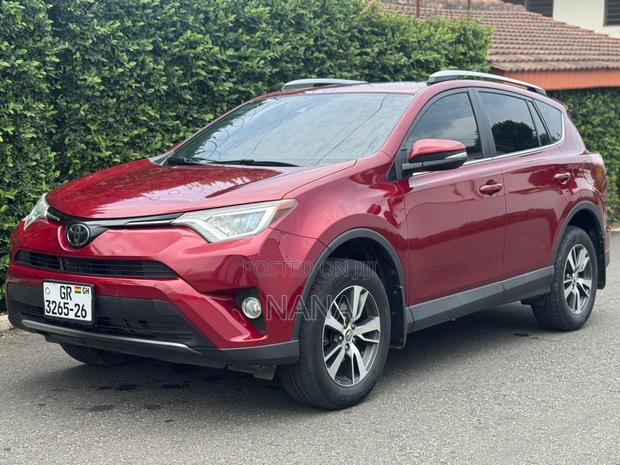 Toyota RAV4 XLE 4dr SUV AWD (2.5L 4cyl 6A) 2018 Red