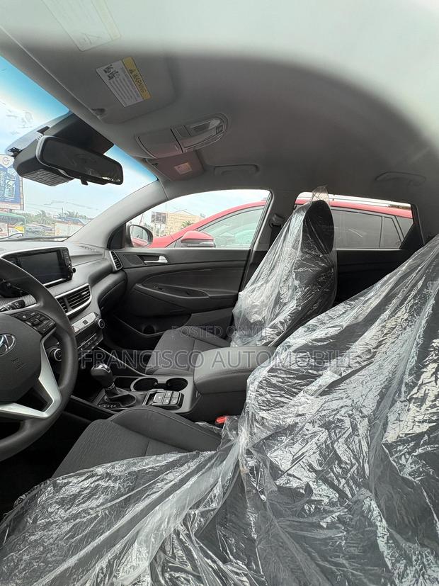 Hyundai Tucson SE 2021 Gray