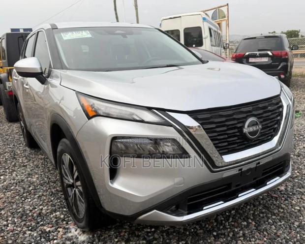 Nissan Rogue SV 2023 Silver
