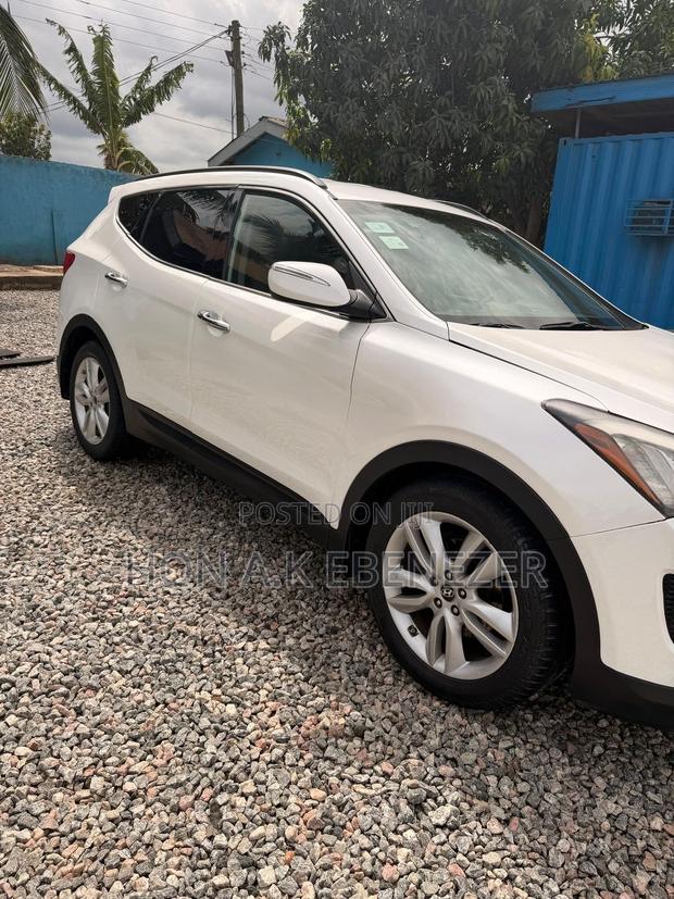 Hyundai Santa Fe 2014 White