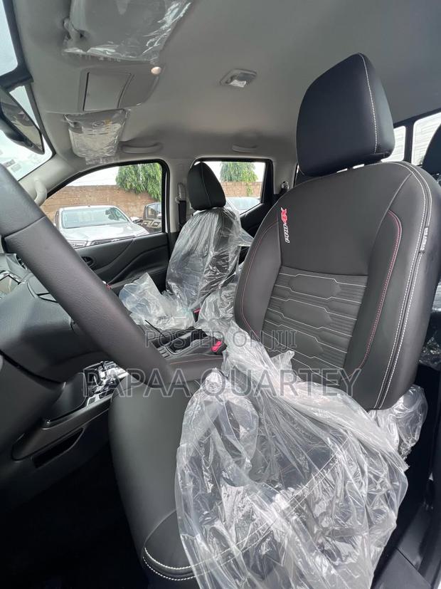New Nissan Navara 2025 White