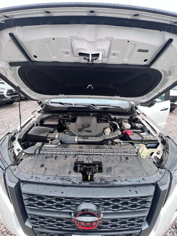 New Nissan Navara 2025 White