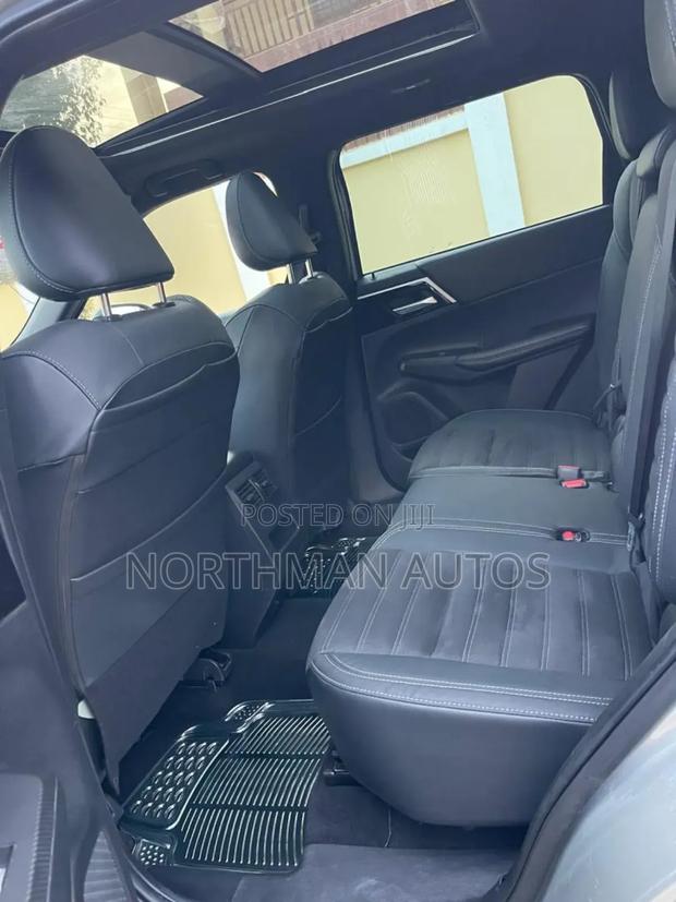 Mitsubishi Outlander SE Launch Edition 2022 Silver