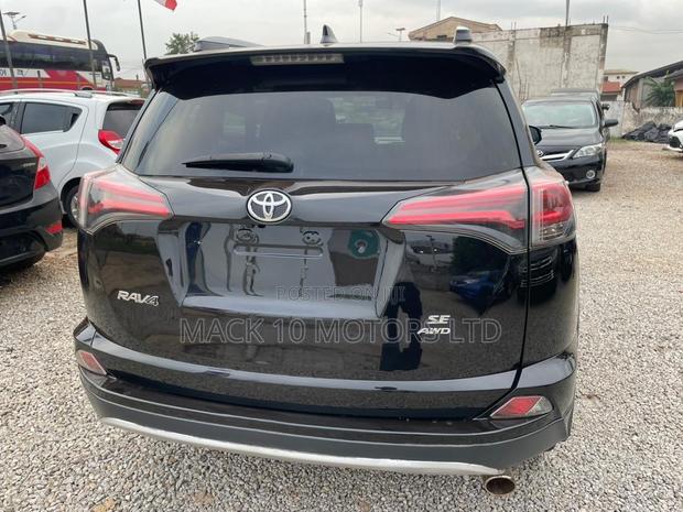 Toyota RAV4 SE AWD (2.5L 4cyl 6A) 2017 Black