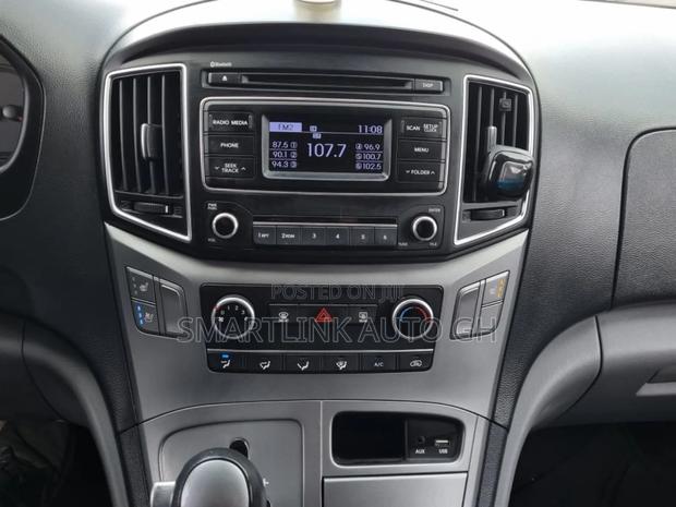 Hyundai H1 2016 White