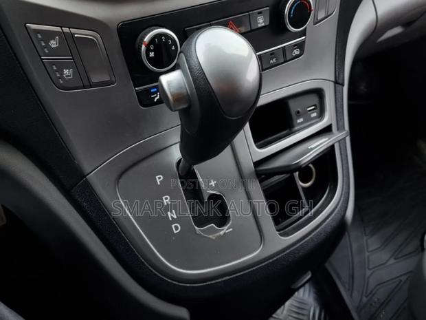 Hyundai H1 2016 White