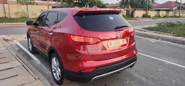 Hyundai Santa Fe 2015 Red
