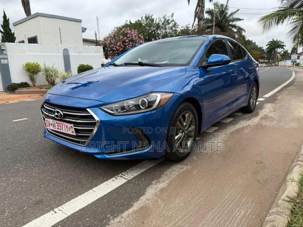 Hyundai Elantra Limited Sedan FWD (2.0L 4cyl 6A) 2017 Blue
