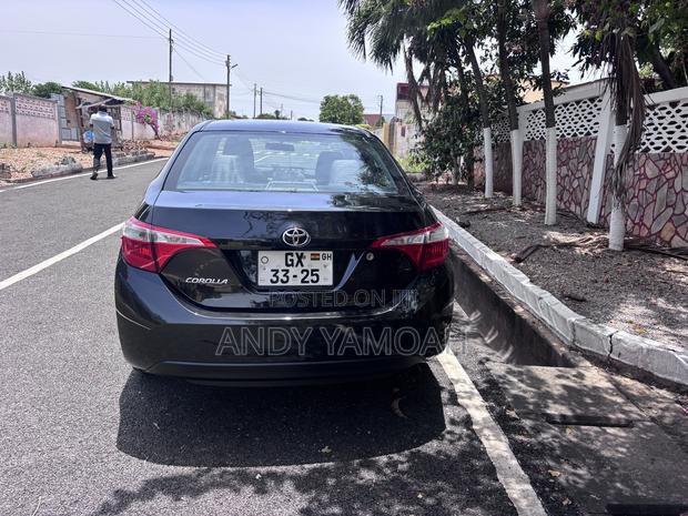 Toyota Corolla 2015 Black