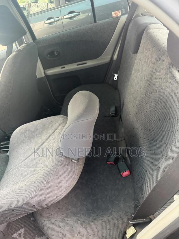 Toyota Vitz 1.3 AWD 5dr 2010 Black