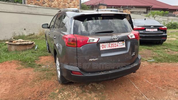 Toyota RAV4 LE 4dr SUV AWD (2.5L 4cyl 6A) 2015 Black