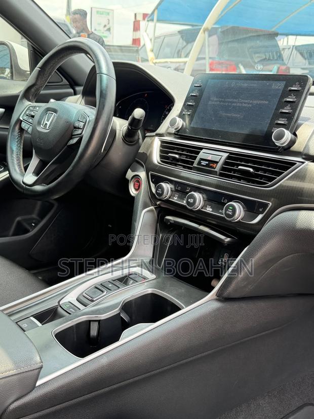 Honda Accord Sport (2.0L 4cyl Turbo 6M) 2019 White
