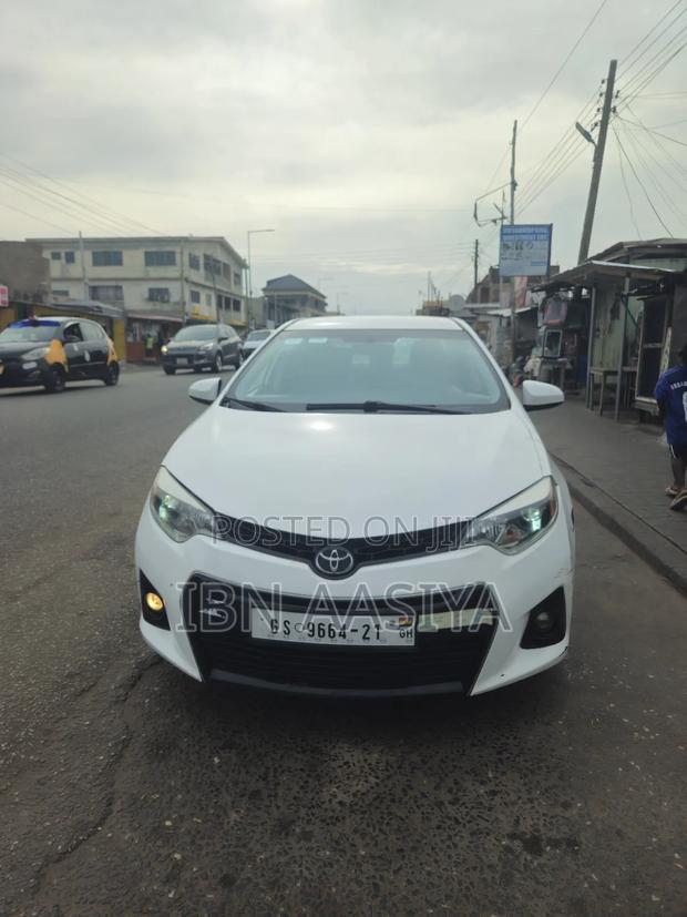 Toyota Corolla 2016 White