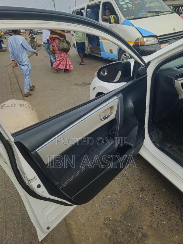 Toyota Corolla 2016 White