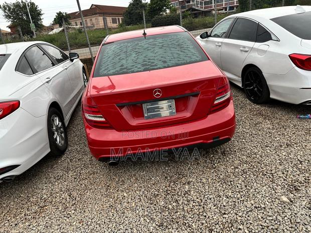 Mercedes-Benz C250 2014 Red