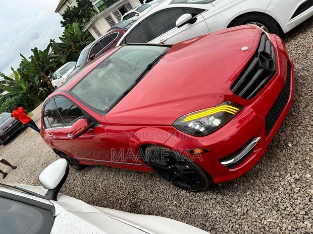 Mercedes-Benz C250 2014 Red