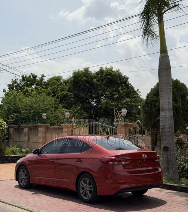 Hyundai Elantra 2017 Orange