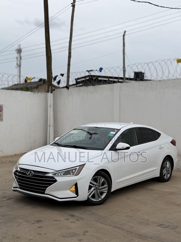 Hyundai Elantra 2019 White