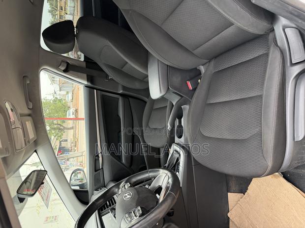 Hyundai Elantra 2019 White
