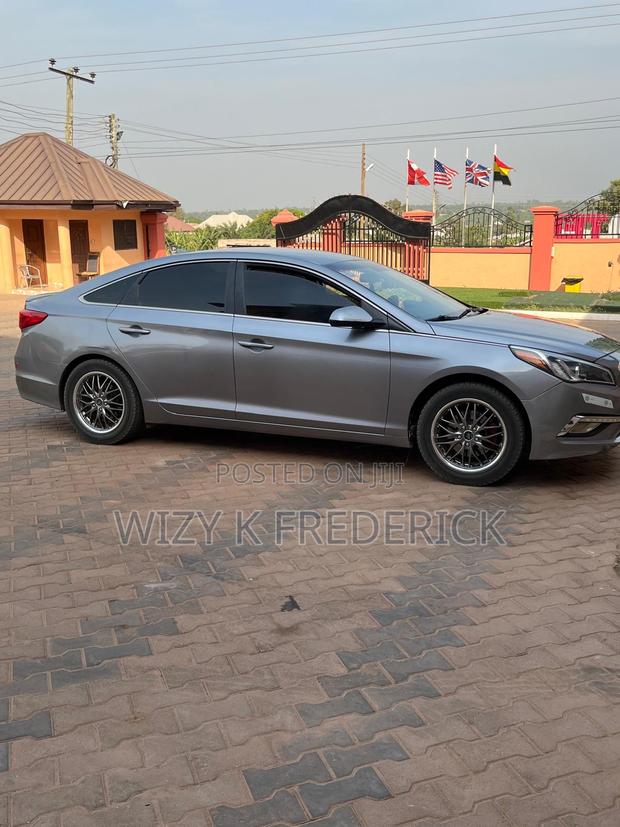 Hyundai Sonata SE 4dr Sedan (2.4L 4cyl 6A) 2015 Gray