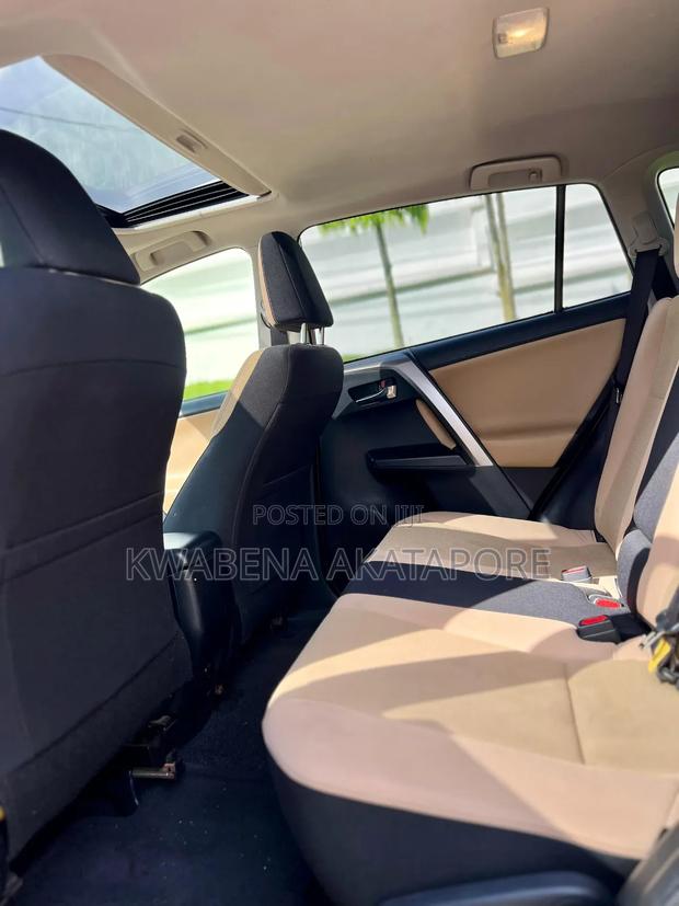 Toyota RAV4 Platinum 4dr SUV AWD (2.5L 4cyl 6A) 2018 Red