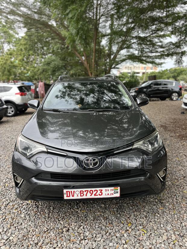 Toyota RAV4 LE 4dr SUV (2.5L 4cyl 6A) 2018 Black