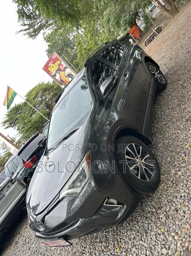 Toyota RAV4 LE 4dr SUV (2.5L 4cyl 6A) 2018 Black