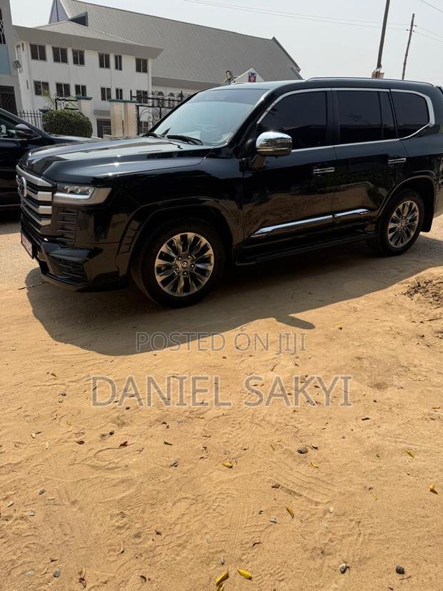 Toyota Land Cruiser 2015 Black