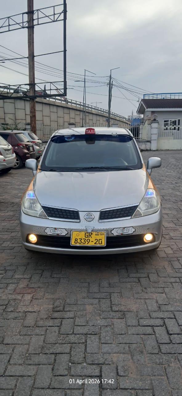 Nissan Versa 2008 Silver