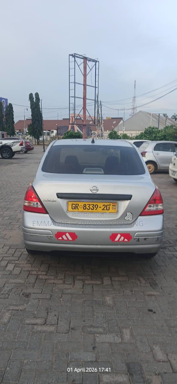 Nissan Versa 2008 Silver