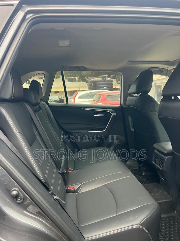 Toyota RAV4 XLE AWD 2024 Gray